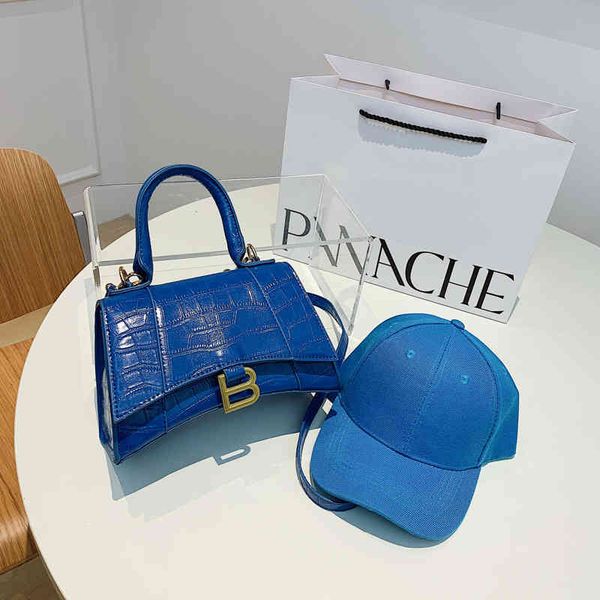 handbags 2022 spring new armpit women's leisure personalized sling one shoulder messenger bag black crocodile pattern small square
handbags 2022 spring new armpit women's leisure personalized sling one shoulder messenger bag black crocodile pattern small square