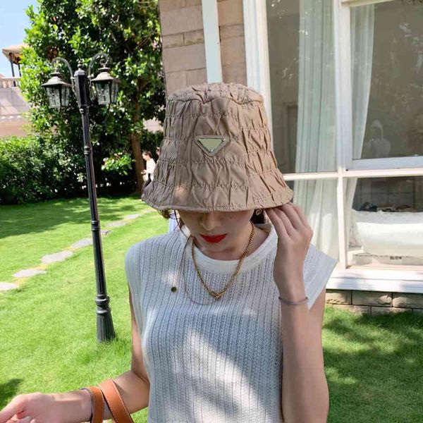 cloches hat in autumn and winter p family fisherman's inverted triangle basin ins pleated cotton mesh red same bucket, Blue;gray
cloches hat in autumn and winter p family fisherman's inverted triangle basin ins pleated cotton mesh red same bucket, Blue;gray