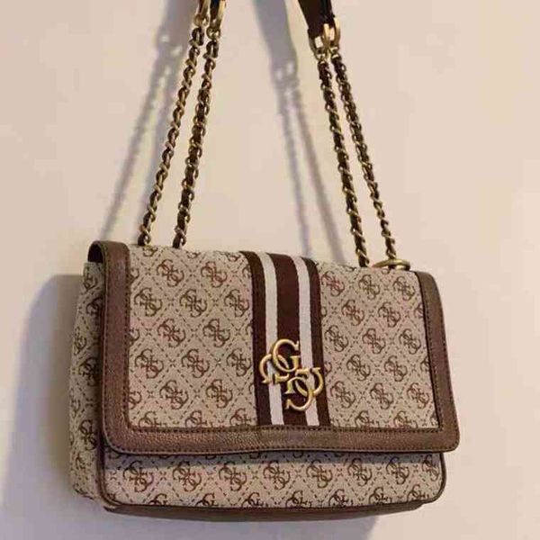 g s new fashion printed messenger chain bag old flower large capacity single shoulder women's bag bag tideluxury style
g s new fashion printed messenger chain bag old flower large capacity single shoulder women's bag bag tideluxury style