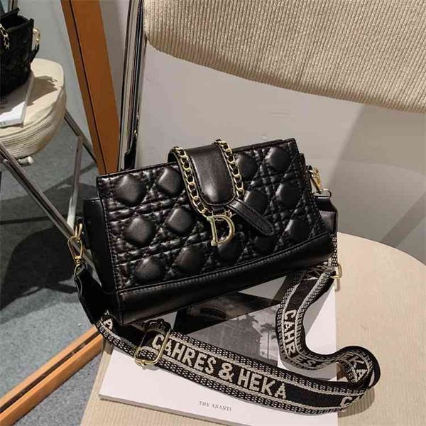 2022 luxury bags autumn and women's rhombic lattice embroidered thread square bag wide belt small wind
2022 luxury bags autumn and women's rhombic lattice embroidered thread square bag wide belt small wind