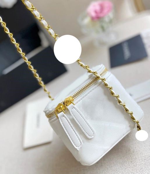 2022 designer fashion woman cross body bag camera bag classic gold hardware and chain cowhide making small size 12cm
2022 designer fashion woman cross body bag camera bag classic gold hardware and chain cowhide making small size 12cm