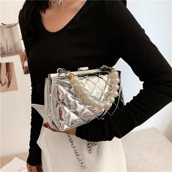 party bag silver shiny clip bags for women patent leather handbag lady luxury pearl chain messenger shoulder bags ins 220520
party bag silver shiny clip bags for women patent leather handbag lady luxury pearl chain messenger shoulder bags ins 220520