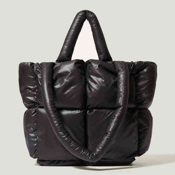 down cotton zipper for lady portable winter black bag new design simple soft small square square nylon bag 220505
down cotton zipper for lady portable winter black bag new design simple soft small square square nylon bag 220505