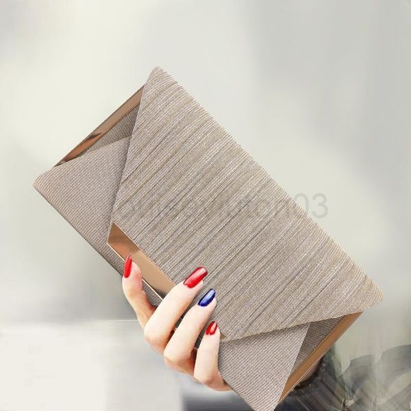 designer cc even bag woman new european and american fashion temperament dinner hand chain one shoulder small celebrity dress cheongsam bag
designer cc even bag woman new european and american fashion temperament dinner hand chain one shoulder small celebrity dress cheongsam bag