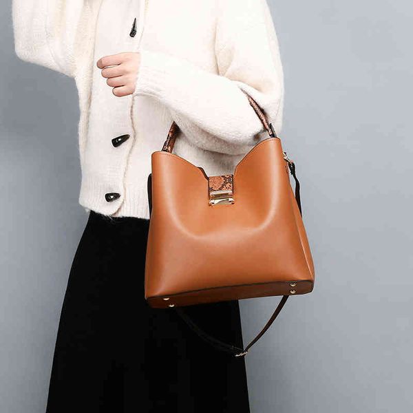 fashion women's new high-quality versatile bag luxury designer new two-piece set fashion trend large capacity single shoulder diagonal
fashion women's new high-quality versatile bag luxury designer new two-piece set fashion trend large capacity single shoulder diagonal