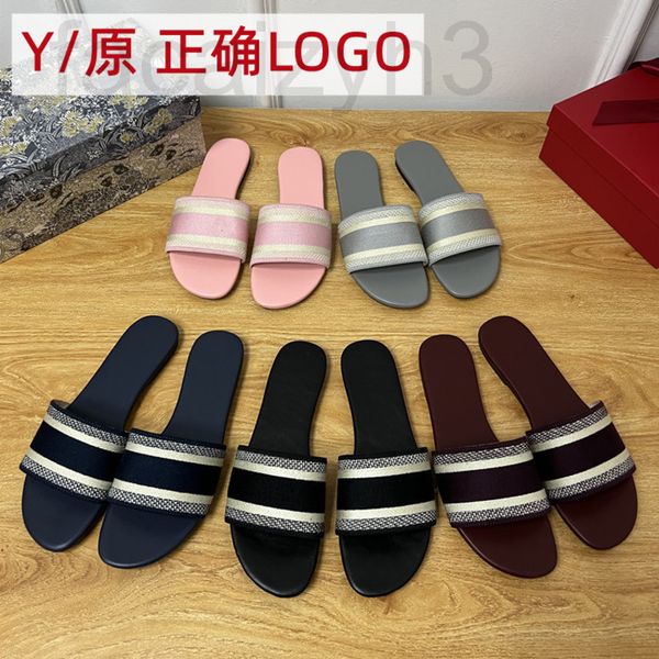 sandals designer 2022 xiaxin d family letter embroidered slippers women wear flat bottomed beach shoes and one-line sandals x03y, Black
sandals designer 2022 xiaxin d family letter embroidered slippers women wear flat bottomed beach shoes and one-line sandals x03y, Black