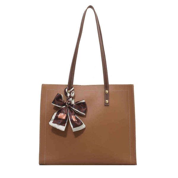 evening bags women's large capacity 2022 new trendy one shoulder armpit designer clutch bag class commuting portable tote 220712
evening bags women's large capacity 2022 new trendy one shoulder armpit designer clutch bag class commuting portable tote 220712