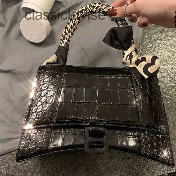 designer balencaigass handags niche paris design 2022 high version women's home crocodile hourglass leather messenger handag shoulder
designer balencaigass handags niche paris design 2022 high version women's home crocodile hourglass leather messenger handag shoulder