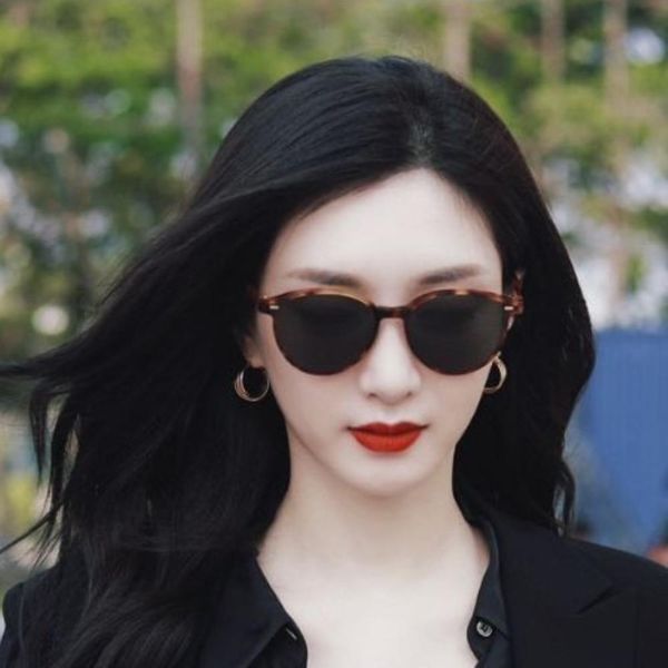 designer sunglasses jiang shuying's same sunglasses female hawksbill advanced sense ins small face black frame 2022 new trend, White;black
designer sunglasses jiang shuying's same sunglasses female hawksbill advanced sense ins small face black frame 2022 new trend, White;black