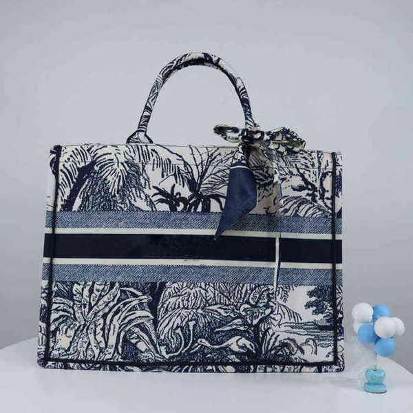 luxurys designer bag shoulder bags woman fashion classic handbags embroidery limited edition lady handbag high capacity travel tobx
luxurys designer bag shoulder bags woman fashion classic handbags embroidery limited edition lady handbag high capacity travel tobx