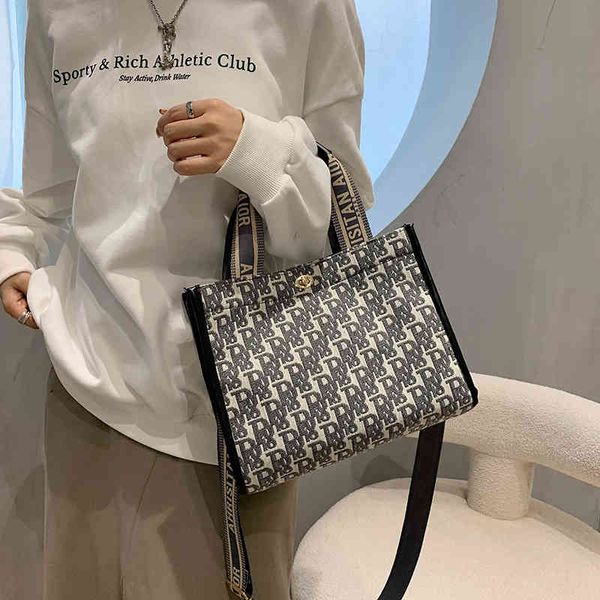 autumn and winter new portable letter women's bag style sling one shoulder messenger handbag purses_3f1p
autumn and winter new portable letter women's bag style sling one shoulder messenger handbag purses_3f1p