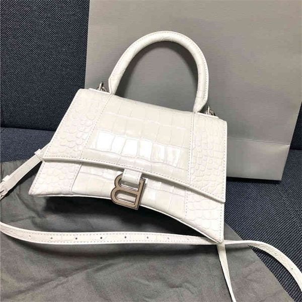 star's handbag designer balenciga same bag women's 2022 fashion versatile b family crocodile hourglass b-shaped leather messenger
star's handbag designer balenciga same bag women's 2022 fashion versatile b family crocodile hourglass b-shaped leather messenger