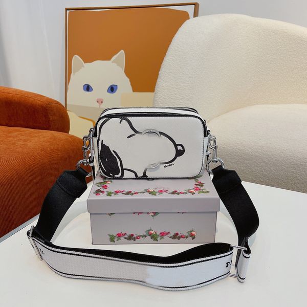 designer embossed easy pouch on strap bag handbag women messenger handbags cartoon design spray painting shoulder crossbody bags camera bag
designer embossed easy pouch on strap bag handbag women messenger handbags cartoon design spray painting shoulder crossbody bags camera bag