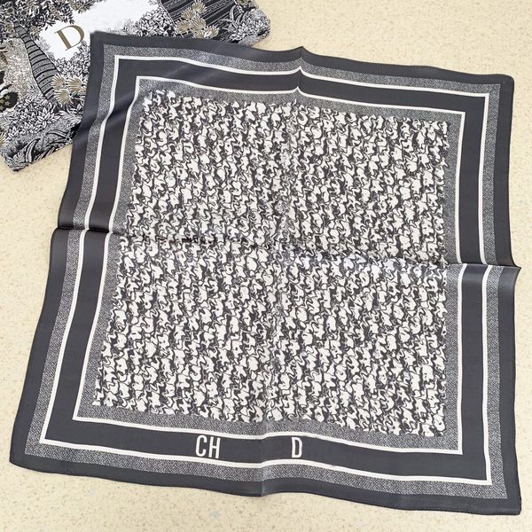 2022 beautiful and elegant girl scarf fabric european and american fashion mulberry silk letter aviation headband silk scarf, Blue;gray
2022 beautiful and elegant girl scarf fabric european and american fashion mulberry silk letter aviation headband silk scarf, Blue;gray