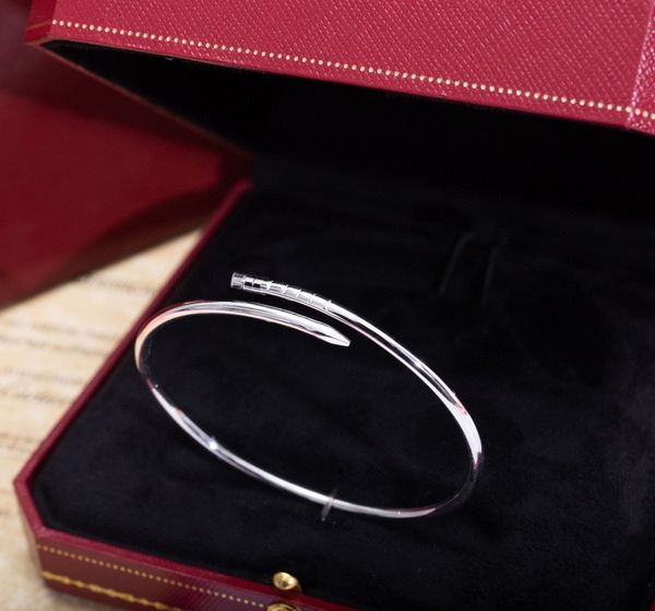 2022 v gold materia luxury quality charm bangle nail bracelet in three colors plated for women wedding enagagment jewelry gift have box stam, Black
2022 v gold materia luxury quality charm bangle nail bracelet in three colors plated for women wedding enagagment jewelry gift have box stam, Black