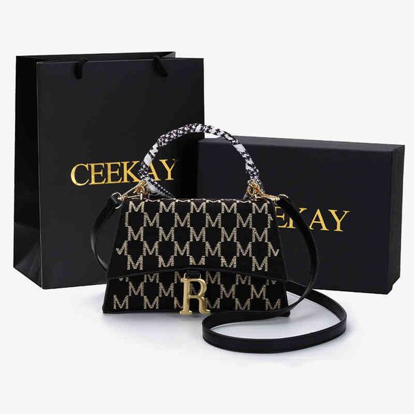 style women's portable new small square messenger bag fashion brands popular ladies shoulder handbags celebrity shopping luxury bags
style women's portable new small square messenger bag fashion brands popular ladies shoulder handbags celebrity shopping luxury bags