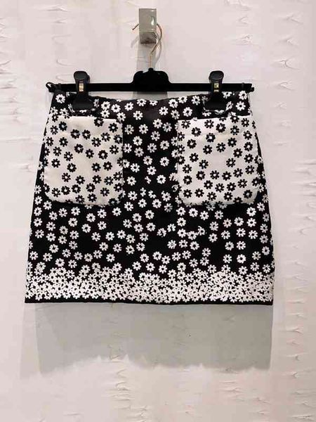 skirts retro floral skirt women's french minority summer style hip wrap skirt versatile short trend, Black
skirts retro floral skirt women's french minority summer style hip wrap skirt versatile short trend, Black