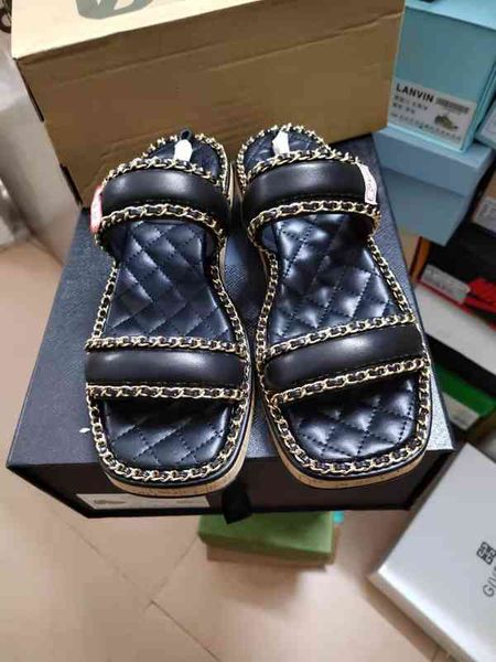slippers metal chain sandals women's small fragrance, open toe, one-line buckle, flat bottom, fashionable and versatile, wearing beach, Black
slippers metal chain sandals women's small fragrance, open toe, one-line buckle, flat bottom, fashionable and versatile, wearing beach, Black