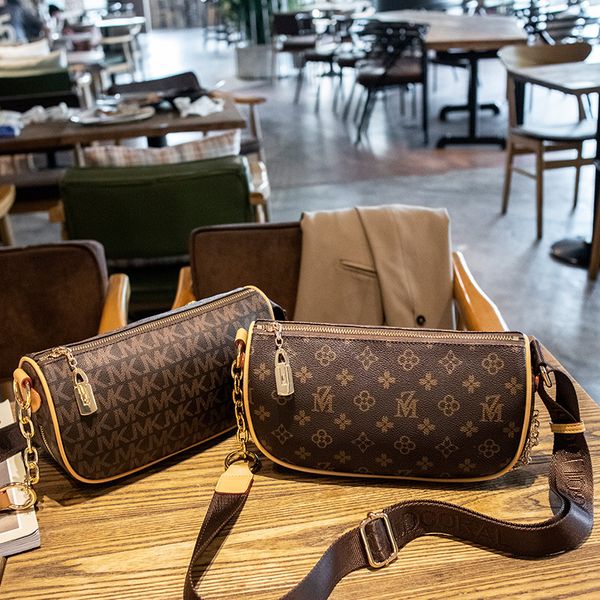 internet celebrity dumpling waist bag 2021 new fashion printed chest bag high-grade western style broadband shoulder messenger bag fashion
internet celebrity dumpling waist bag 2021 new fashion printed chest bag high-grade western style broadband shoulder messenger bag fashion