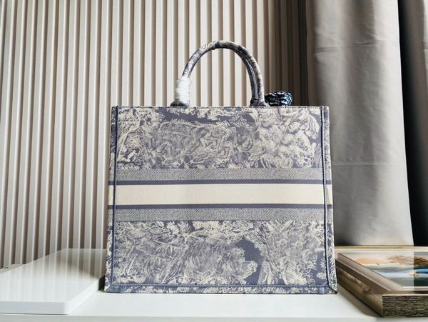 handbag women designer bags tote bag cross body shoulder bag large capacity totes blue black grey tiger pattern 41cm 36.5cm embroidered silk
handbag women designer bags tote bag cross body shoulder bag large capacity totes blue black grey tiger pattern 41cm 36.5cm embroidered silk