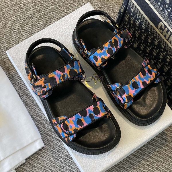 women's slide crystal sandals designer women's slippers calfskin casual shoes quilted thick-soled summer beach slippers 35-41 with, Black
women's slide crystal sandals designer women's slippers calfskin casual shoes quilted thick-soled summer beach slippers 35-41 with, Black