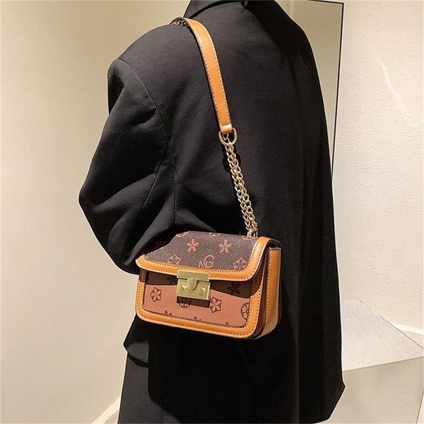 autumn new women's fashion same small square flip chain one messenger old daphne female clearance outlet sale
autumn new women's fashion same small square flip chain one messenger old daphne female clearance outlet sale