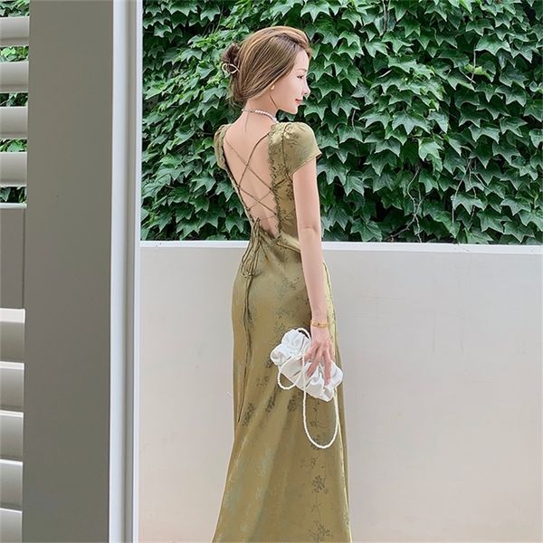 elegant women green satin backless mixi dress short sleeve lace v-neck bandage vintage bodycon robe summer vestidos 220418, Black;gray
elegant women green satin backless mixi dress short sleeve lace v-neck bandage vintage bodycon robe summer vestidos 220418, Black;gray