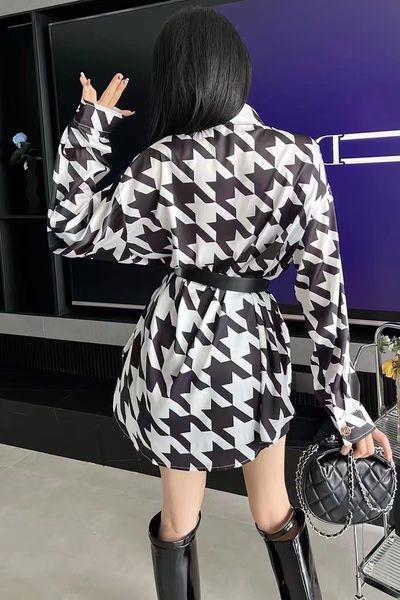 balm2022 women's new spring summer print shirt skirt ladies classic designer fashion spring high-end logo casual houndstooth skirt birt, White;black
balm2022 women's new spring summer print shirt skirt ladies classic designer fashion spring high-end logo casual houndstooth skirt birt, White;black