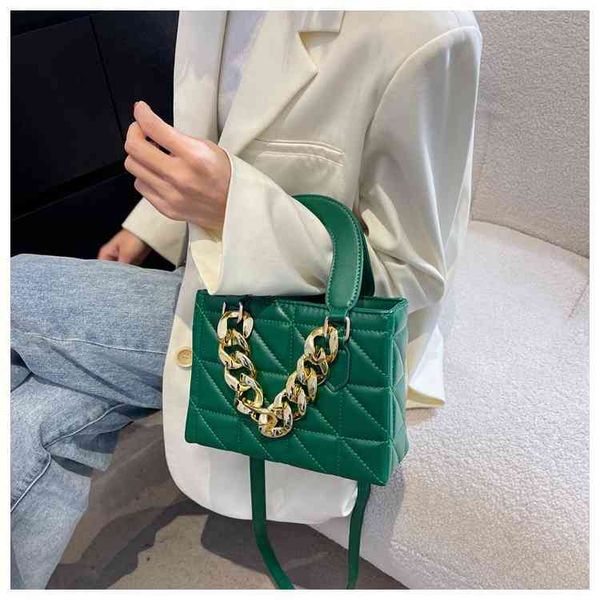 female new fashion chain hand-held wide bag versatile high-grade texture one shoulder small square bag
female new fashion chain hand-held wide bag versatile high-grade texture one shoulder small square bag
