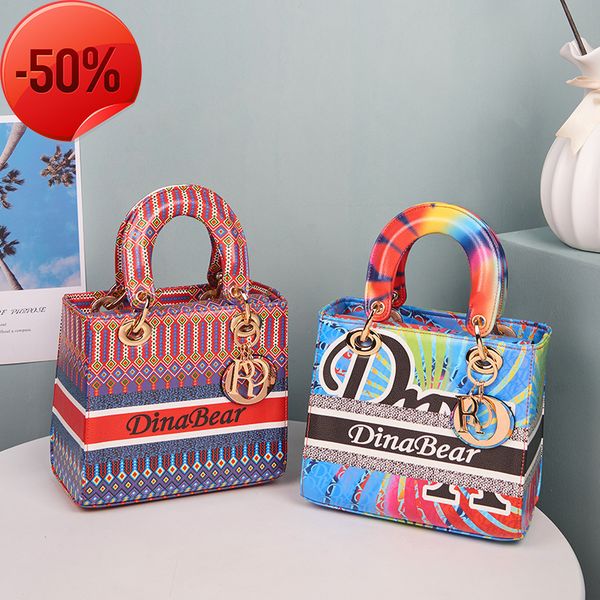 luxury designerbag messenger single shoulder printed leather diana fashion women's hand wrist bag
luxury designerbag messenger single shoulder printed leather diana fashion women's hand wrist bag