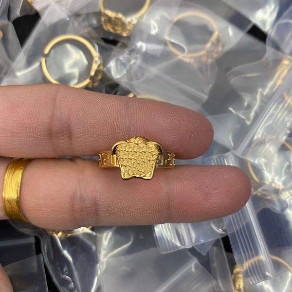 fashion new designed band rings love heart letters pendants banshee medusa head portrait 18k gold plated women's ring ladies designer j, Silver
fashion new designed band rings love heart letters pendants banshee medusa head portrait 18k gold plated women's ring ladies designer j, Silver