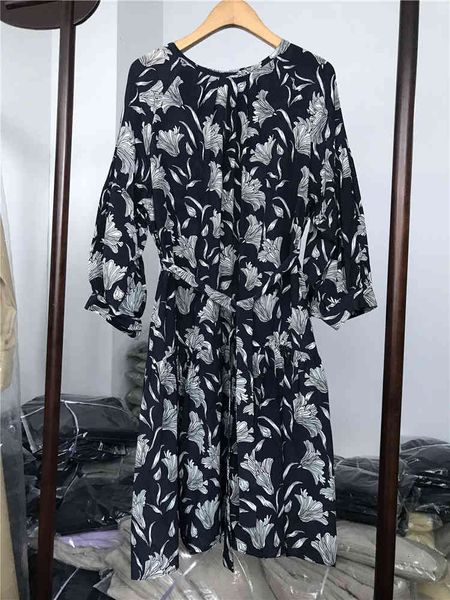 casual dresses max's spring and summer round neck long sleeve loose lace up waist full silk dress women, Black;gray
casual dresses max's spring and summer round neck long sleeve loose lace up waist full silk dress women, Black;gray