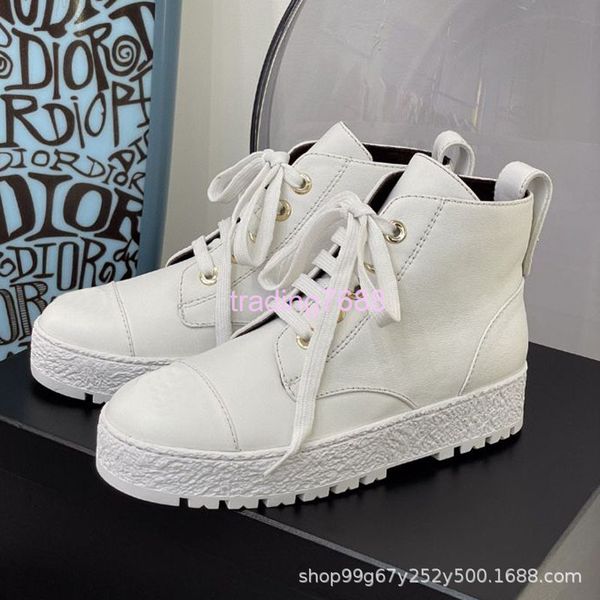 boots boots xiaoxiang autumn and winter lace up sports boots made of cow leather with sheepskin inside showing thin legs, Black
boots boots xiaoxiang autumn and winter lace up sports boots made of cow leather with sheepskin inside showing thin legs, Black