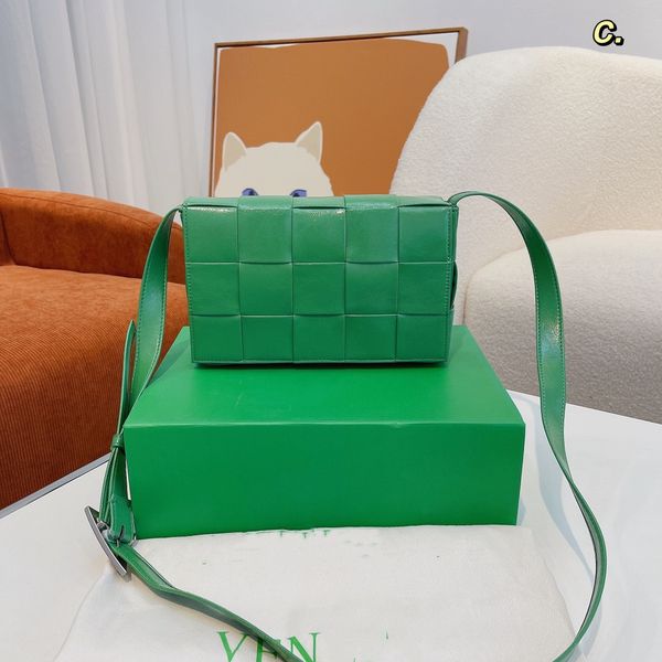 new luxury handbags ladies cross-body bag designer shoulder chain fashion classic retro dinner premium handbag woven tofu bags
new luxury handbags ladies cross-body bag designer shoulder chain fashion classic retro dinner premium handbag woven tofu bags
