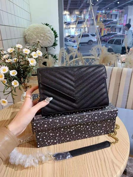 leather v-pattern classic women's bag single shoulder messenger retro envelope bag red black white brown various colors available
leather v-pattern classic women's bag single shoulder messenger retro envelope bag red black white brown various colors available