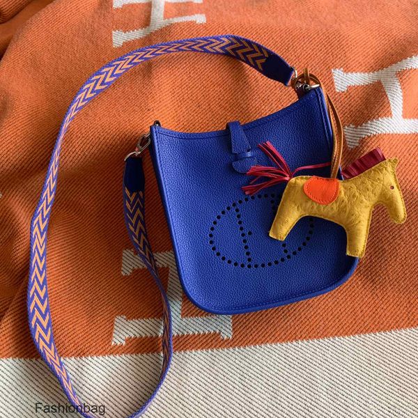 women's h bags designer mini bag evelyne hermee evelyn family bucket shoulder messenger texture 1 1paqkellys
women's h bags designer mini bag evelyne hermee evelyn family bucket shoulder messenger texture 1 1paqkellys