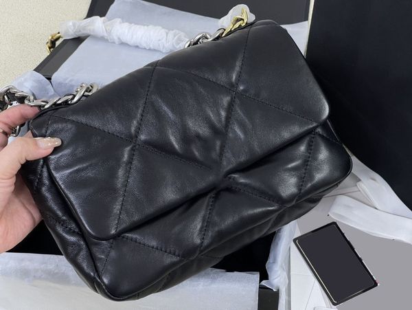 2022ss womens 19 classic flap lambskin black bags aged silver gold two-tone chain crossbody shoulder largege capacity outdoor saoche designe
2022ss womens 19 classic flap lambskin black bags aged silver gold two-tone chain crossbody shoulder largege capacity outdoor saoche designe