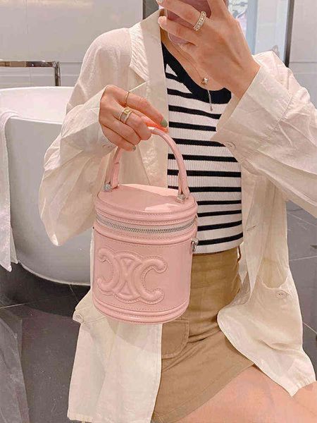 s7ay arc de triomphe bucket bag 2022 summer new macarone solid color portable cylinder spice girl single shoulder messenger bag
s7ay arc de triomphe bucket bag 2022 summer new macarone solid color portable cylinder spice girl single shoulder messenger bag