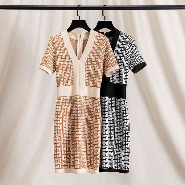 casual dresses celebrity small fragrance light luxury maze checkered collar ice silk knitted short sleeve dress women's summer cool sty, Black;gray
casual dresses celebrity small fragrance light luxury maze checkered collar ice silk knitted short sleeve dress women's summer cool sty, Black;gray