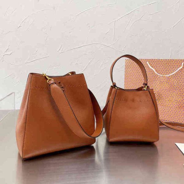 luxury designer shopping tote handbags women bag leather shoulder soft light durable casual lady purses 220329
luxury designer shopping tote handbags women bag leather shoulder soft light durable casual lady purses 220329