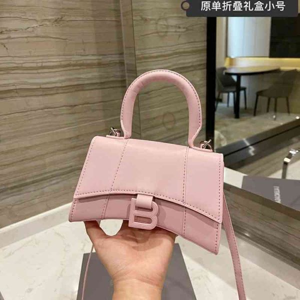 designer bags balenciga hourglass correct women luxurys bags handbag outlet style cowhide retro single shoulder foreign advanced french nich
designer bags balenciga hourglass correct women luxurys bags handbag outlet style cowhide retro single shoulder foreign advanced french nich
