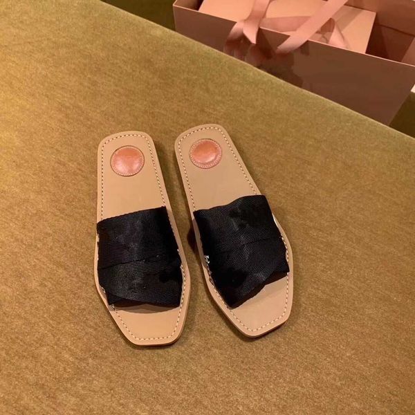 2021est branded women woody mules fflat slipper deisgner lady lettering fabric outdoor leather orange black sole slide sandal size 35-42
2021est branded women woody mules fflat slipper deisgner lady lettering fabric outdoor leather orange black sole slide sandal size 35-42