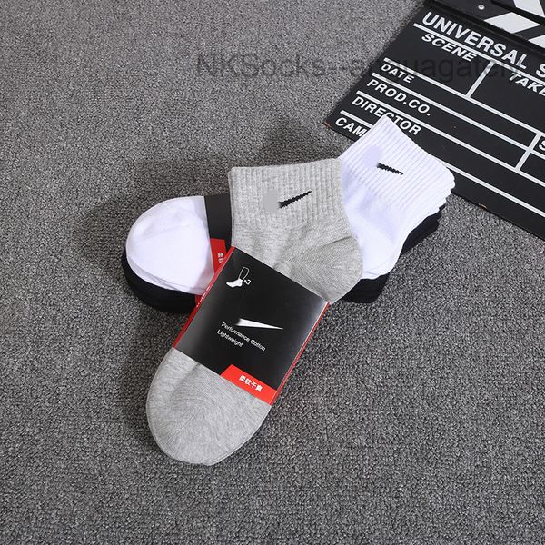 fashion men's sports socks classic hook brand medium tube solid men women basketball sweat absorbing breathable short boat sock luxury, Black
fashion men's sports socks classic hook brand medium tube solid men women basketball sweat absorbing breathable short boat sock luxury, Black