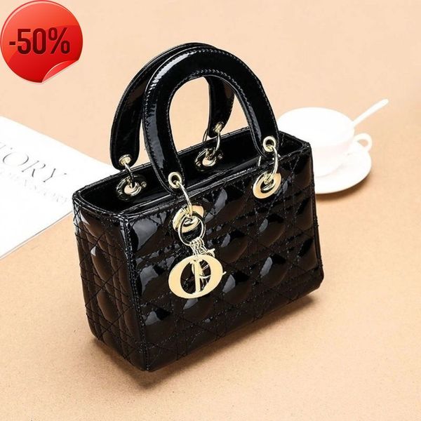 designer bags female 2022 new ins patent leather msenger of wal one shoulder portable large capacity fashion versatile high-grade texturetot
designer bags female 2022 new ins patent leather msenger of wal one shoulder portable large capacity fashion versatile high-grade texturetot