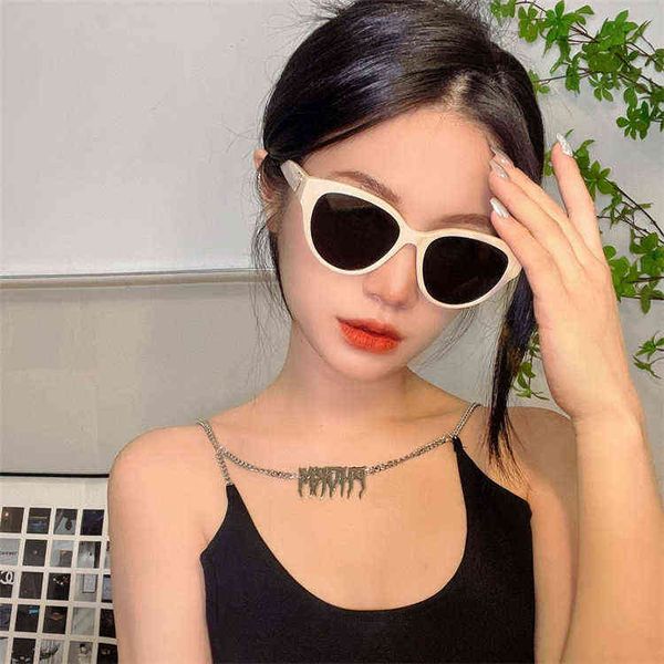 mirror ch5477 female net red cat eye frame sunglasses luxury eyewear designer sunglasses movement, White;black
mirror ch5477 female net red cat eye frame sunglasses luxury eyewear designer sunglasses movement, White;black