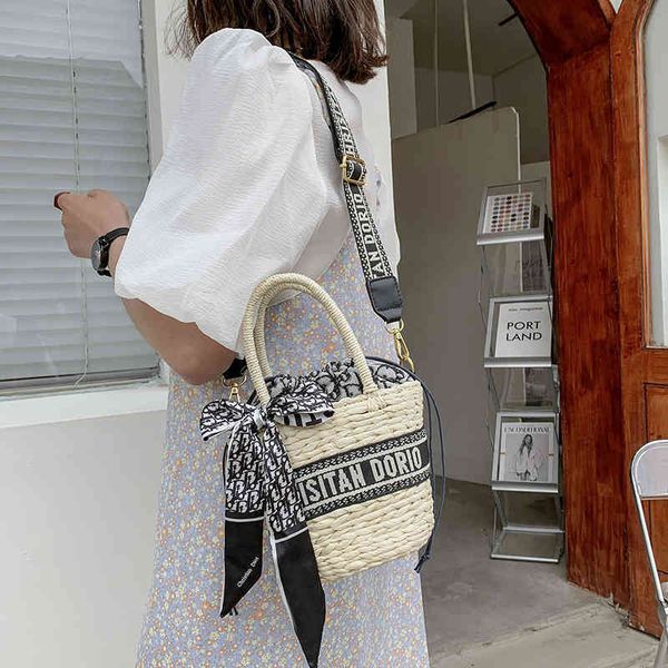 2022 luxury bags woven bucket summer silk scarf beach women's large capacity portable one women's bag
2022 luxury bags woven bucket summer silk scarf beach women's large capacity portable one women's bag