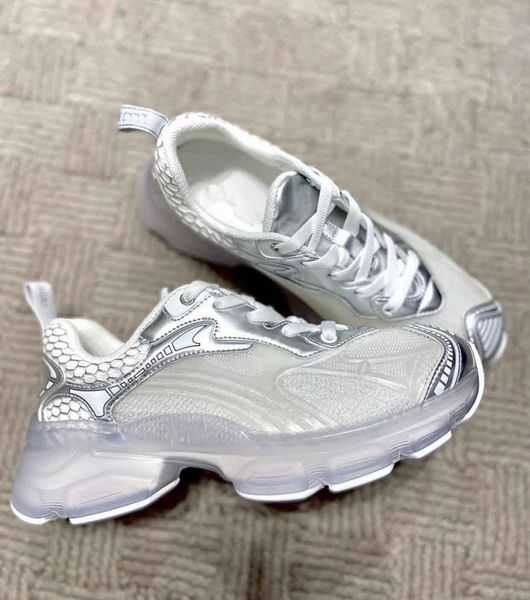 2022s/s vibe sneakers shoes men women technical mesh silver gold leather outdoor trainers lug sole sports luxury designer footwear, Black
2022s/s vibe sneakers shoes men women technical mesh silver gold leather outdoor trainers lug sole sports luxury designer footwear, Black