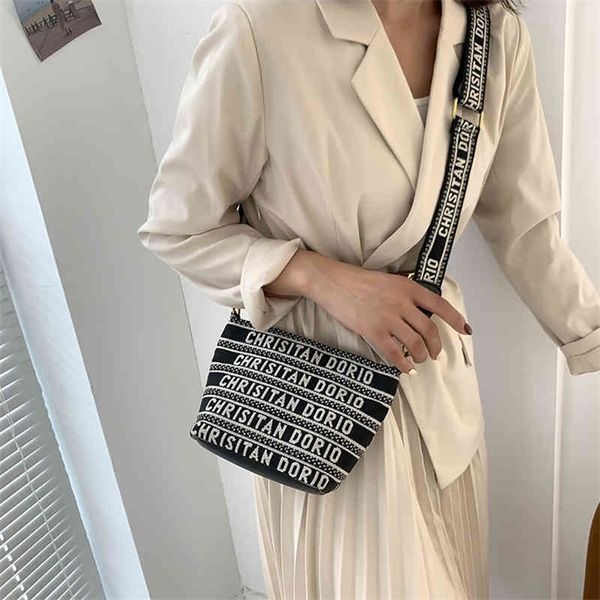 68% off 60% off female korean version autumn new style small dish basket tide canvas portable one shoulder messenger bag tot bagstwcd
68% off 60% off female korean version autumn new style small dish basket tide canvas portable one shoulder messenger bag tot bagstwcd