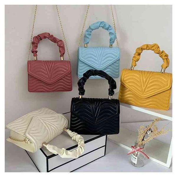 bag female 2021 new korean fashion handbags embroidered thread chain single shoulder messenger small square bag
bag female 2021 new korean fashion handbags embroidered thread chain single shoulder messenger small square bag