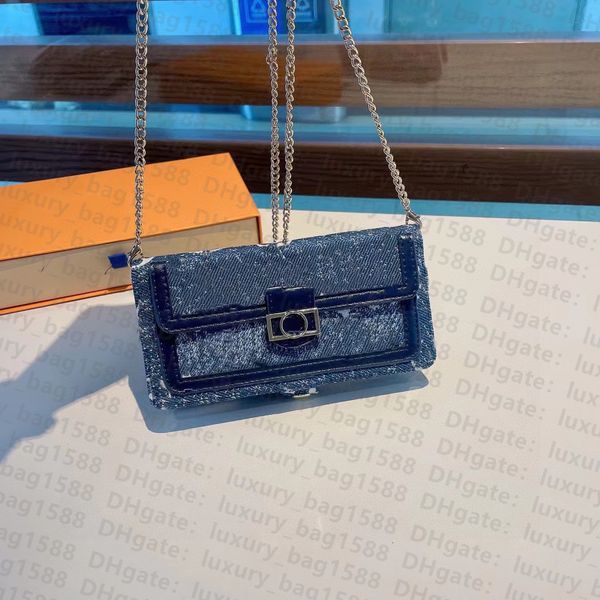 designer woman bag luxury mobile phone chain exquisite shoulder bag 2022 bank card bag
designer woman bag luxury mobile phone chain exquisite shoulder bag 2022 bank card bag